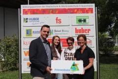 Erik Weide, Jessica Bühler, Charlotte Schubnell und Angelika Philipzen freuen sich über die Bildungspartnerschaft